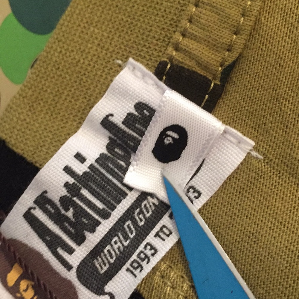 💯% AUTHENTIC BAPE T-shirt - Picture 8 of 8